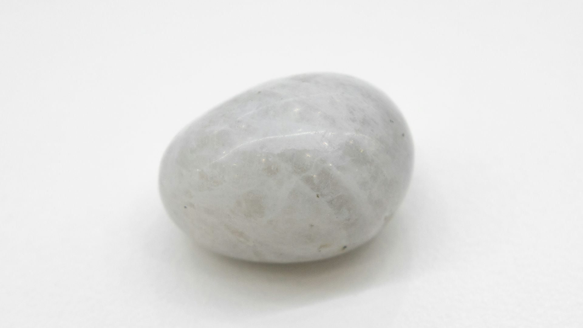12. Pierre de lune