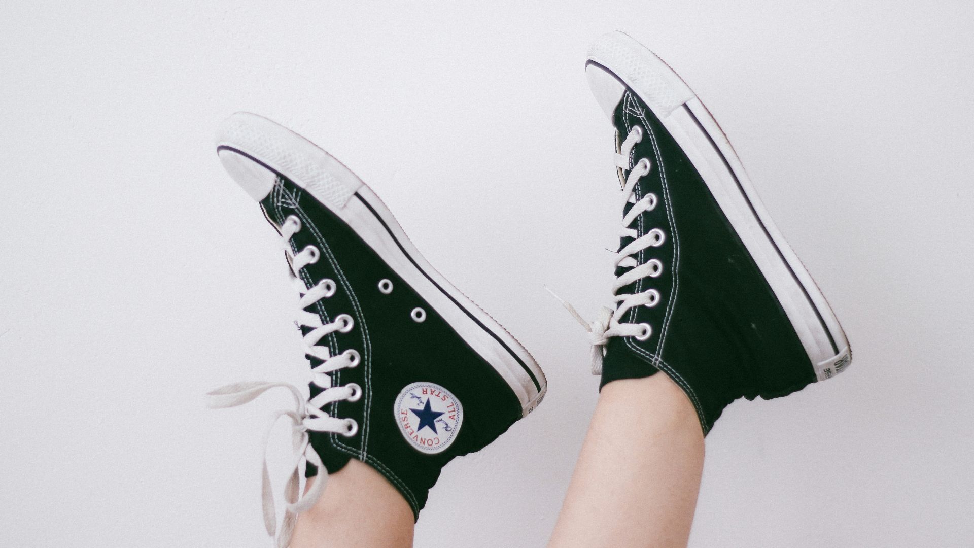 4. Converse à hauteur de genou