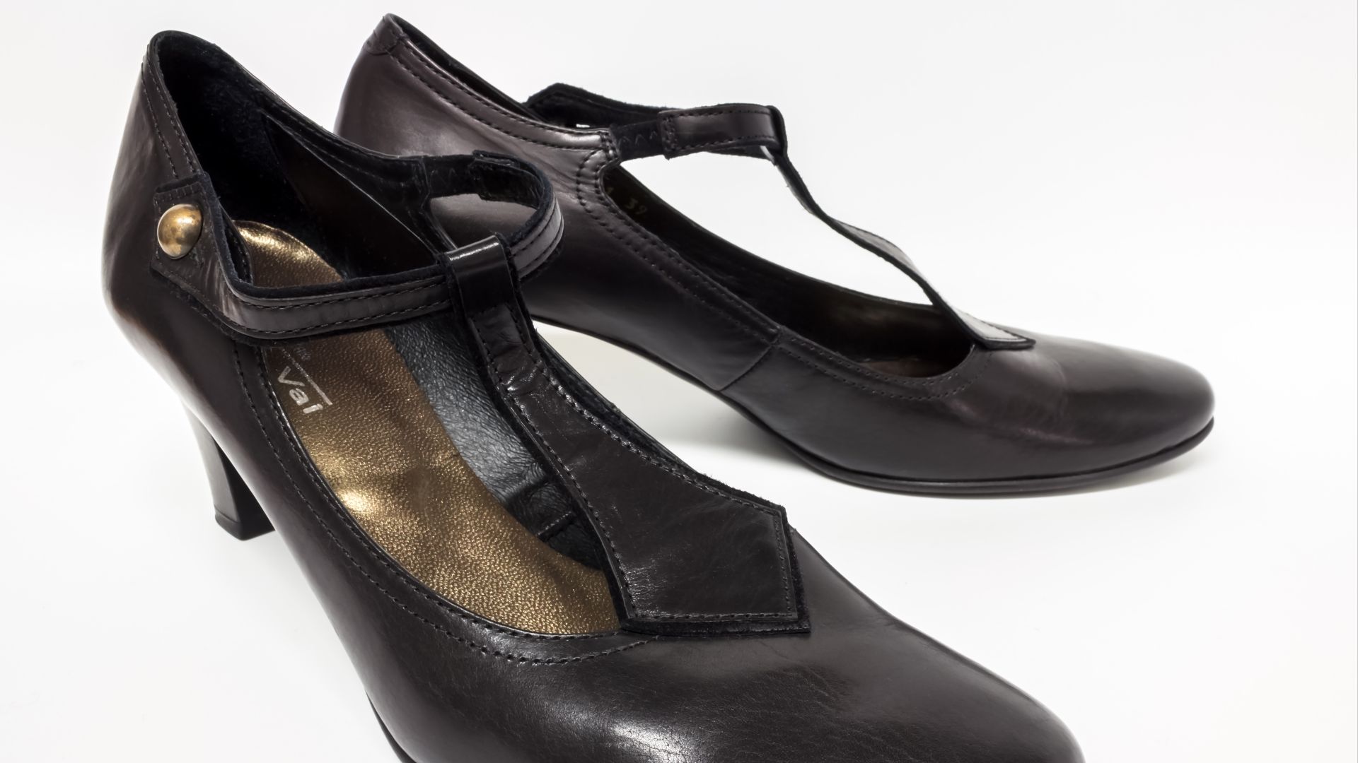 19. Talons aiguilles