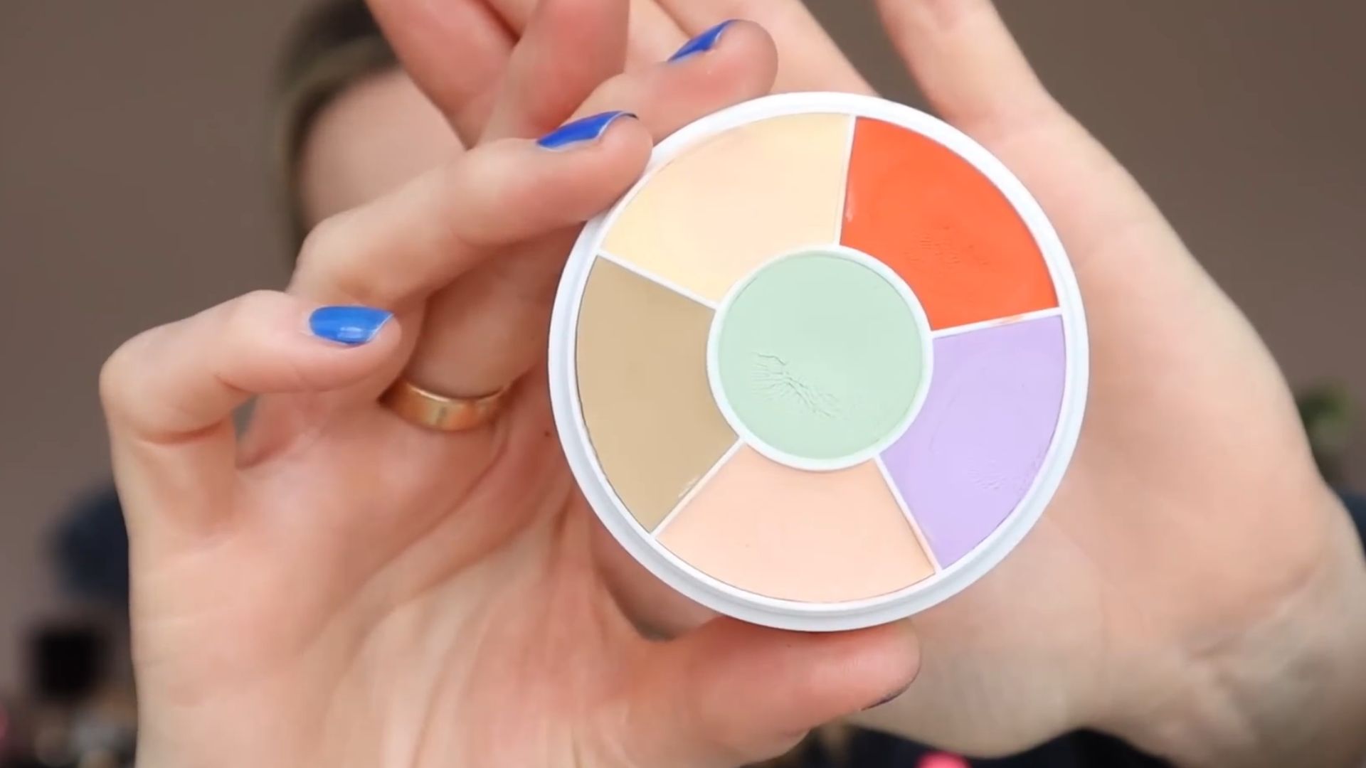 9. Utiliser des produits correcteurs de couleur de manière stratégique