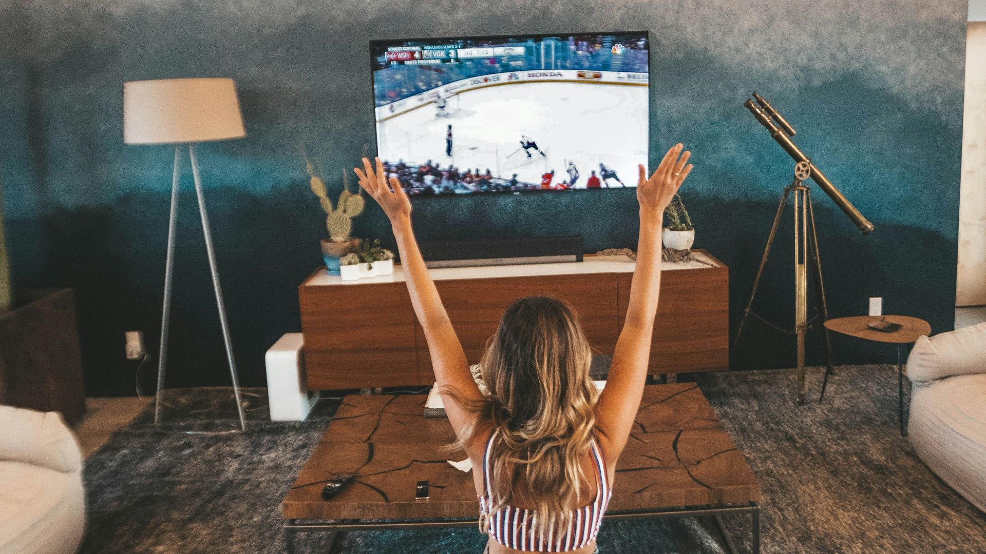 20 exercices faciles à faire en regardant la télévision