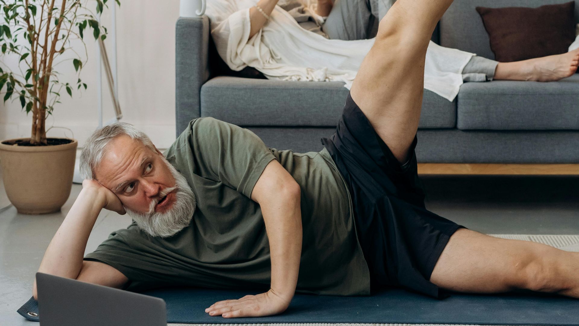 14. Levées de jambes latérales