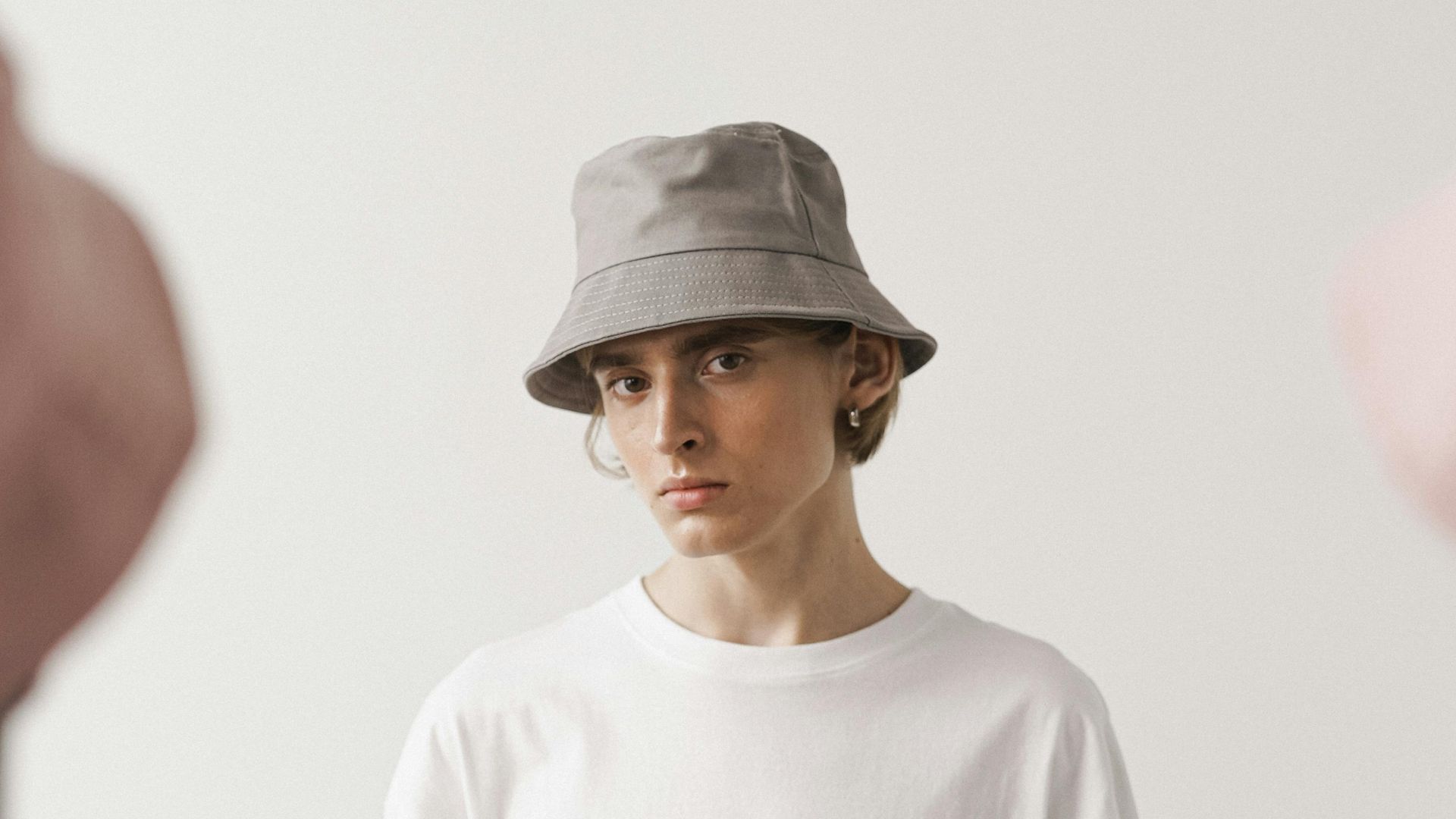 5. Chapeau baquet avec tissu délavé