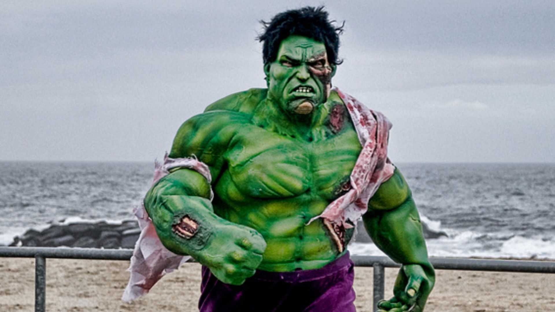 8. Hulk gris