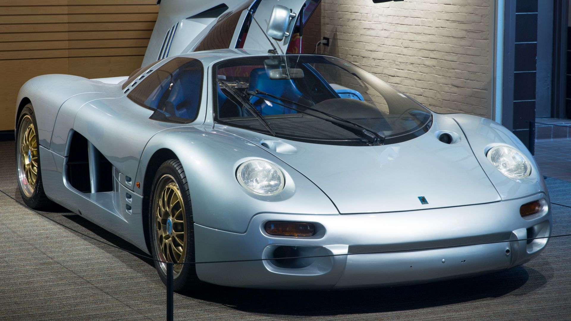 3. Isdera Commendatore 112i