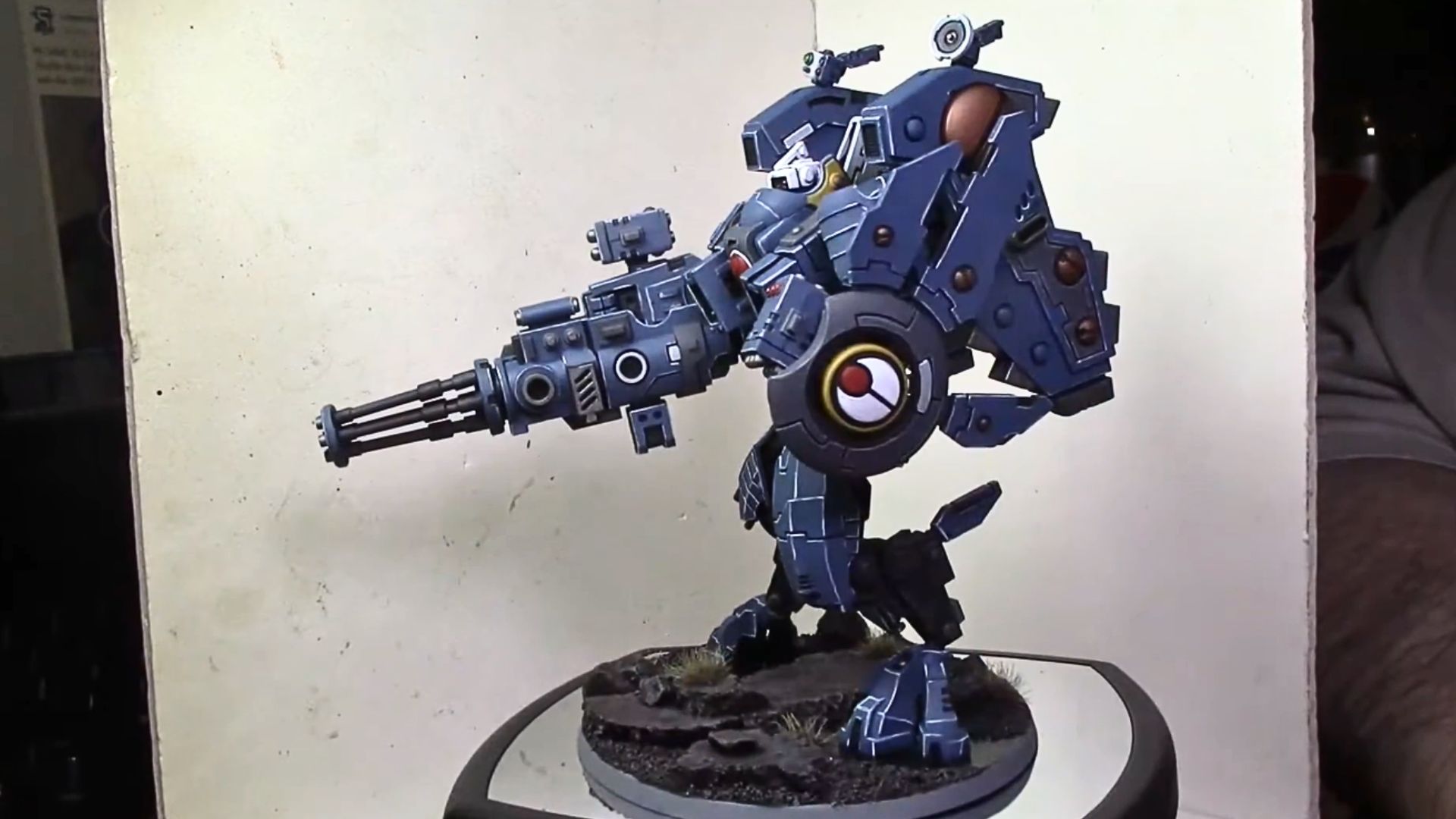 6. T'au Xv104 Riptide Battlesuit
