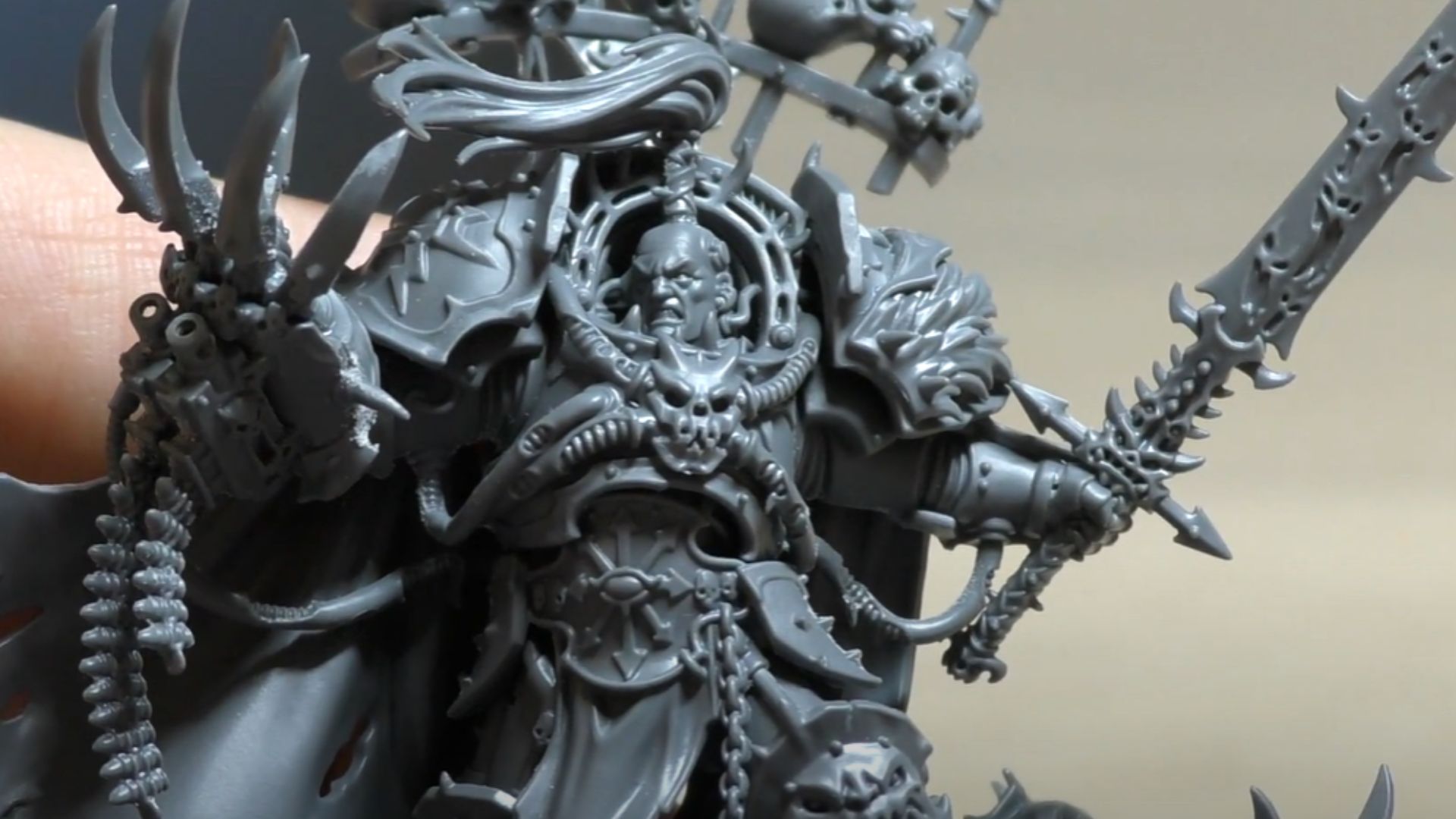 10. Space Marines du Chaos : Abaddon The Despoiler