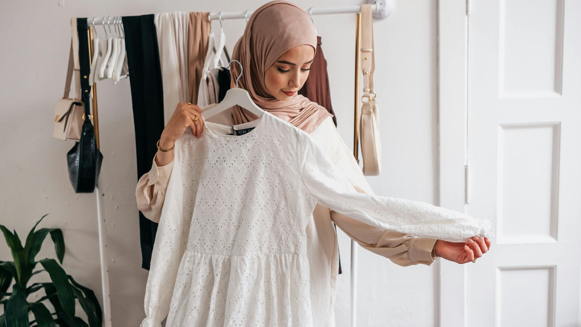 10. Superposer des vêtements subtilement pour plus de profondeur