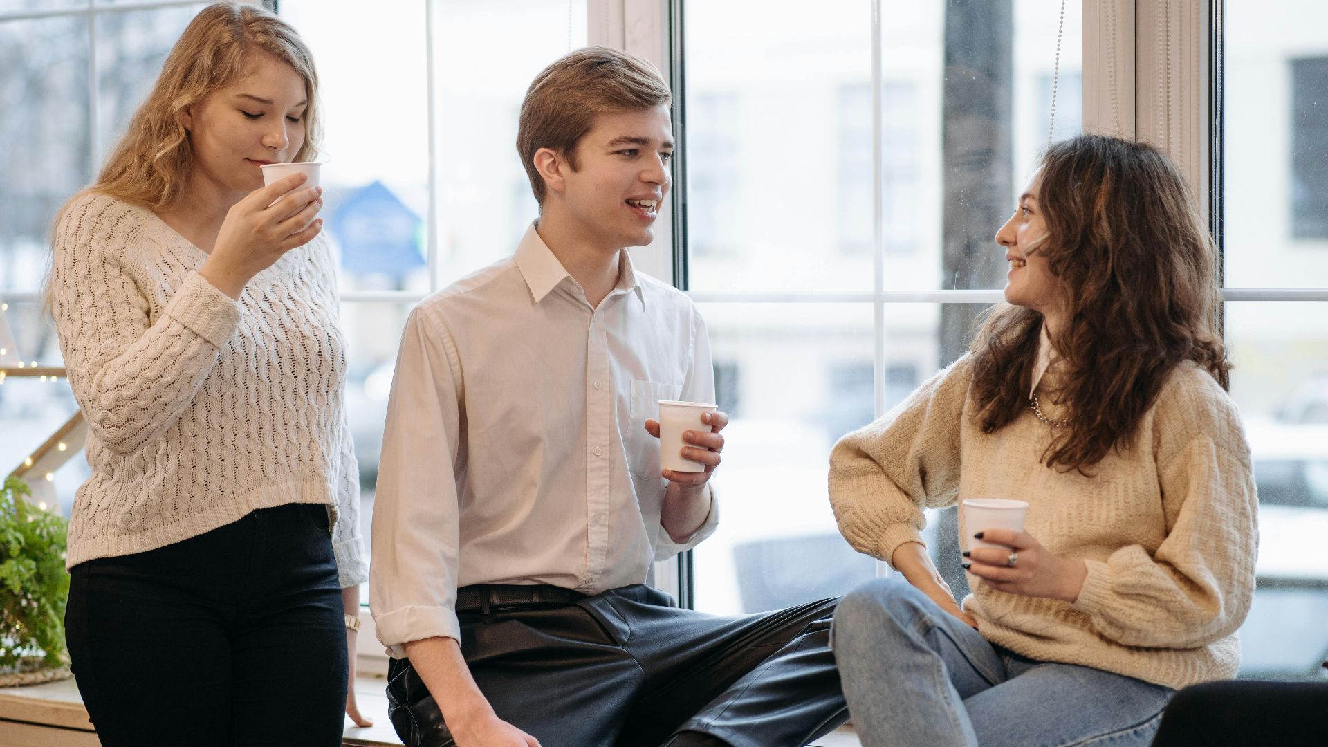 20. Souriez et maintenez le contact visuel