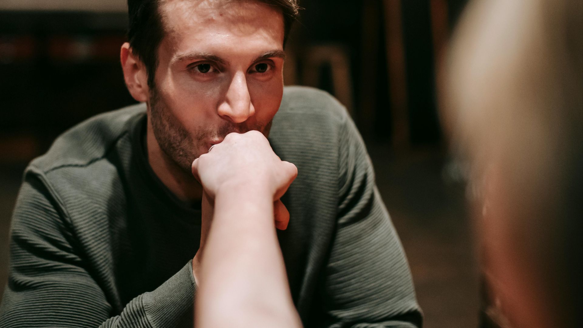 9. Ils essaient de t'embrasser quand tu n'es pas prêt