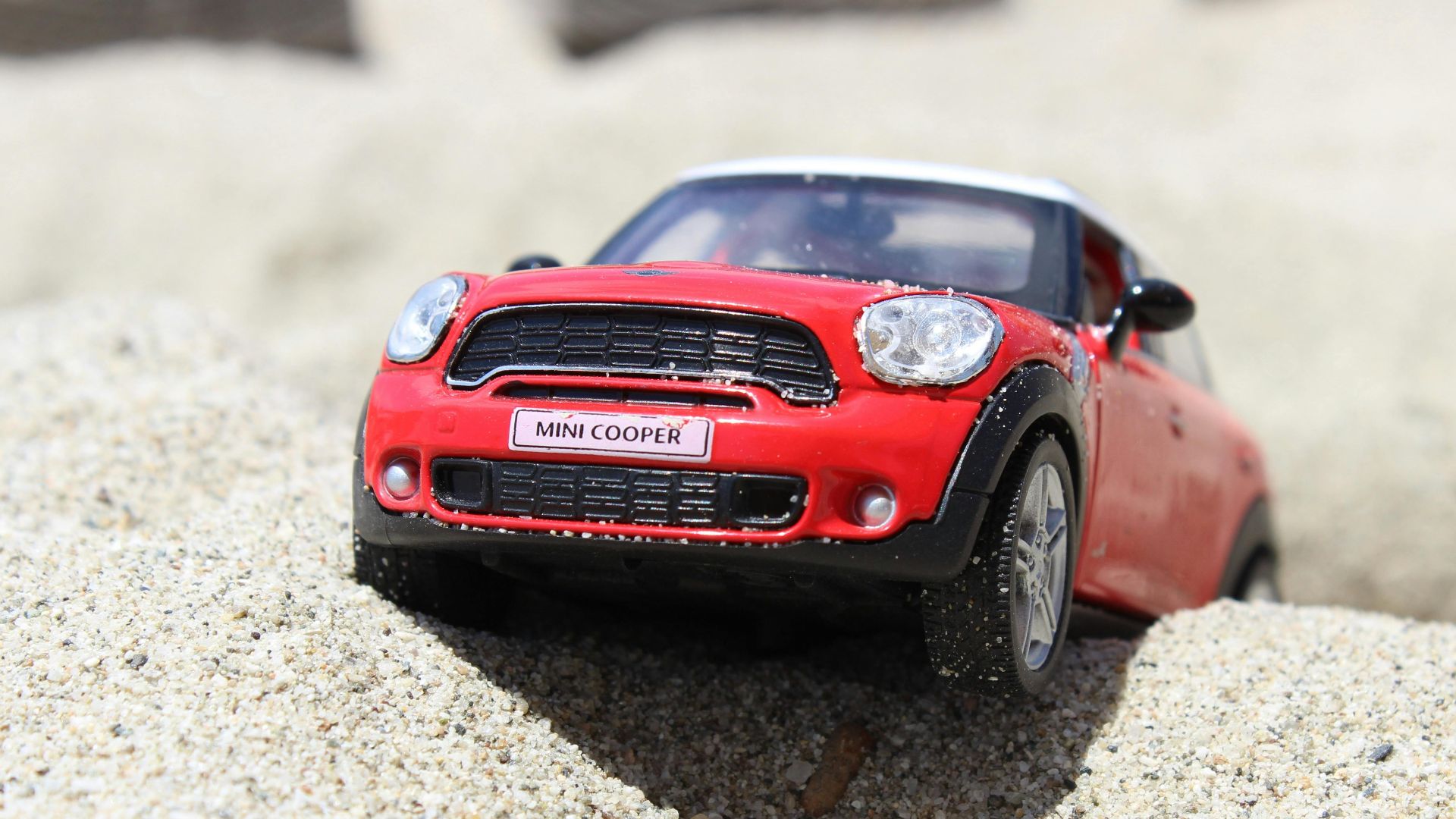 18. Réplique de voiture miniature
