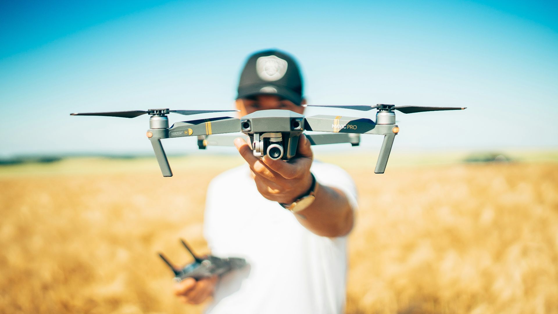 16. Des caméras drones qui vous suivent