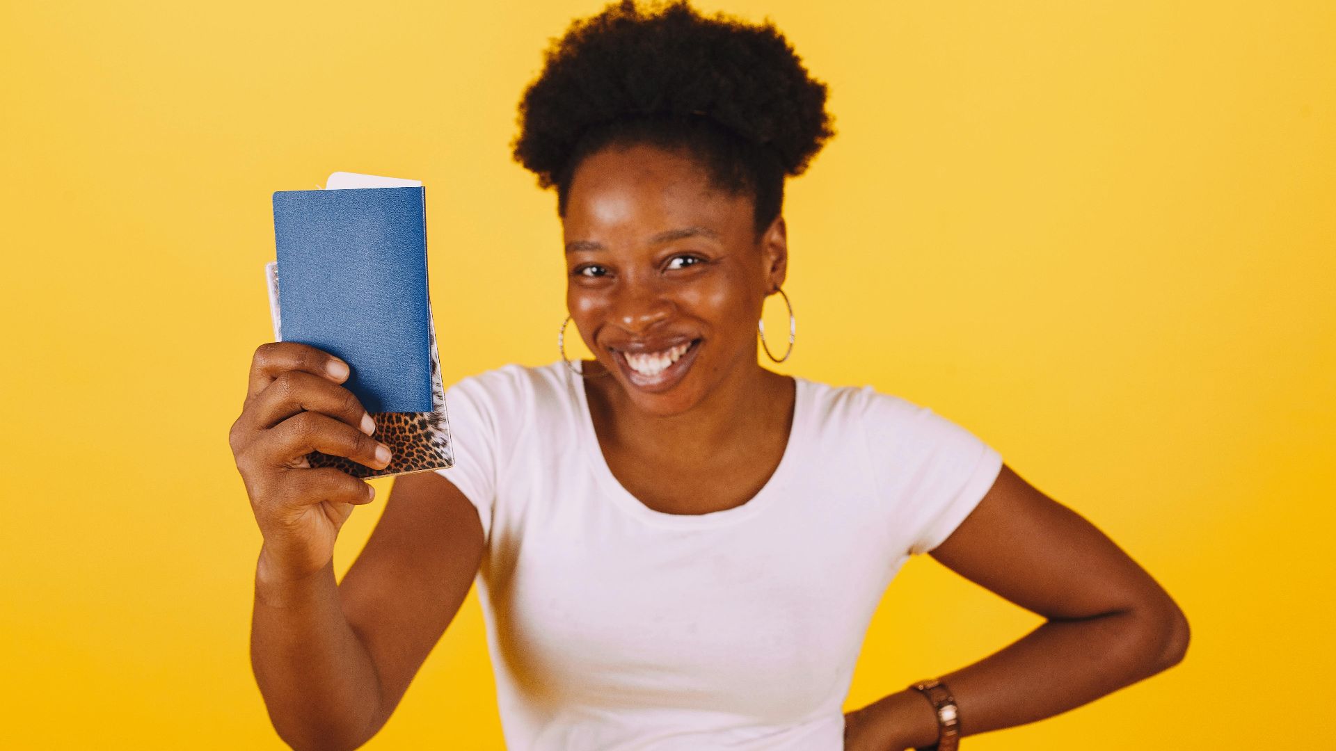 10 choses à ne jamais porter pour une photo de passeport et 10 choses à porter