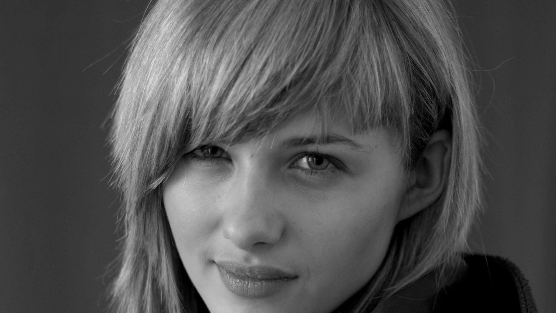 8. Bandeau balayé sur le côté