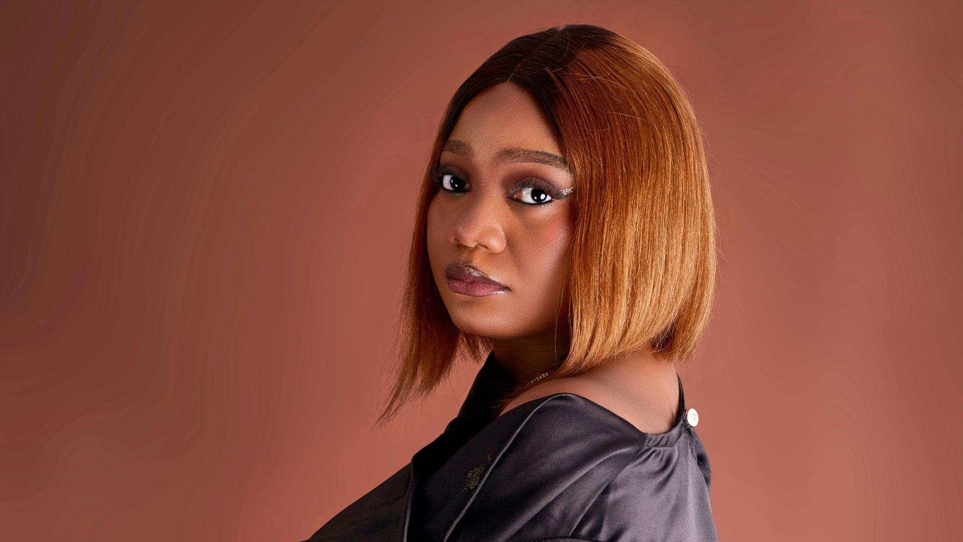 9. Bob droit longueur menton