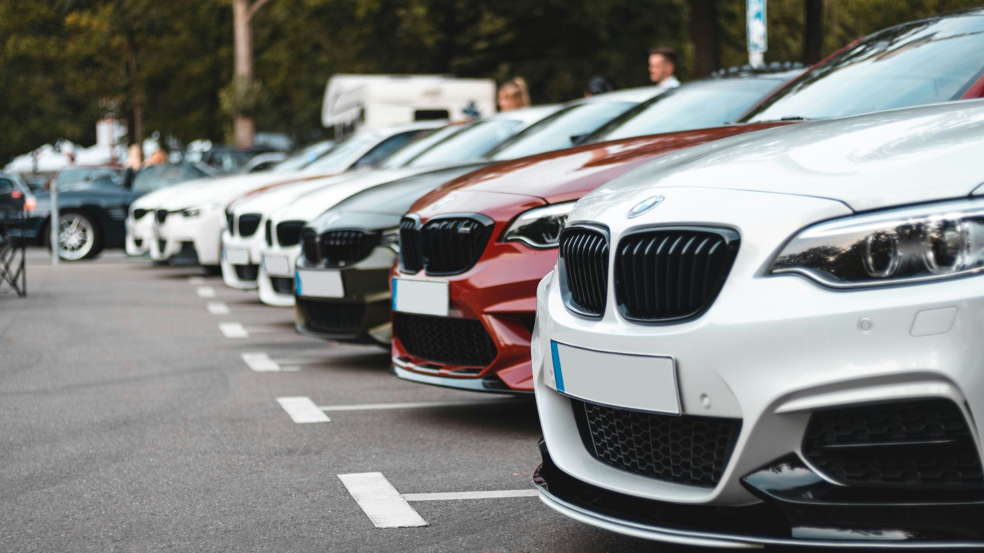 7. Parking droit