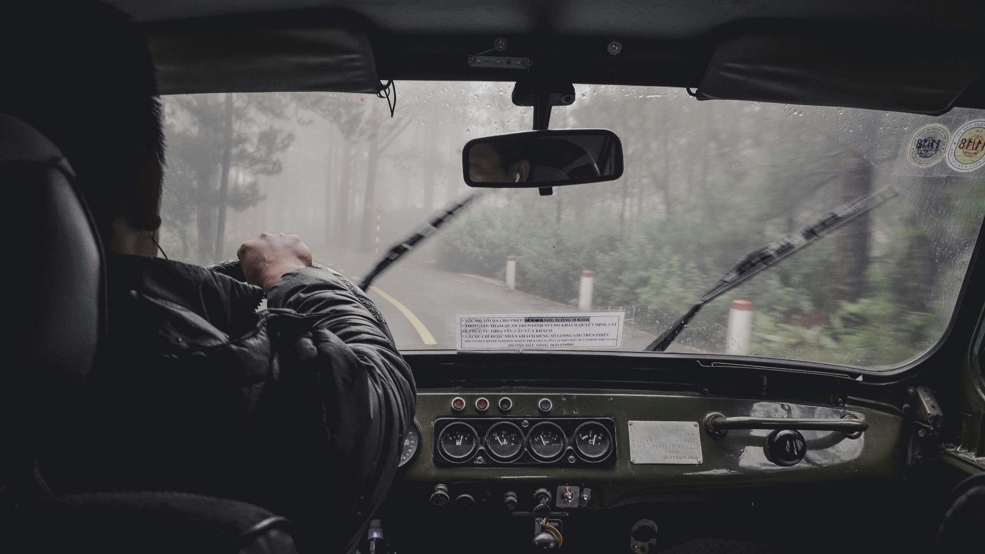 14. Conduire sous une pluie battante