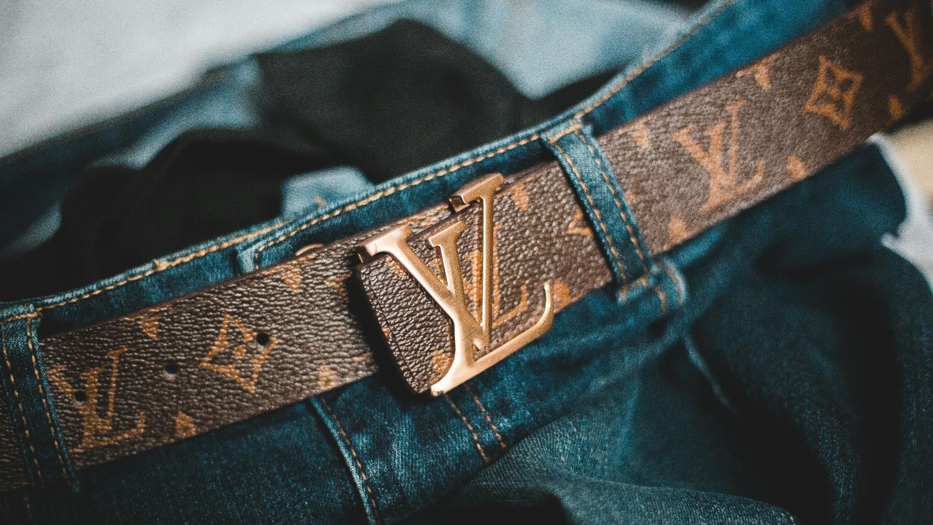 19. Ceintures Logomania