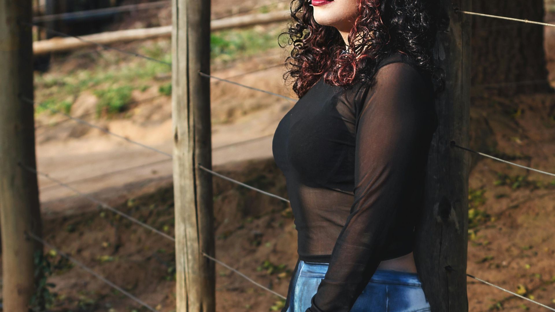 20. Tops à panneaux en maille