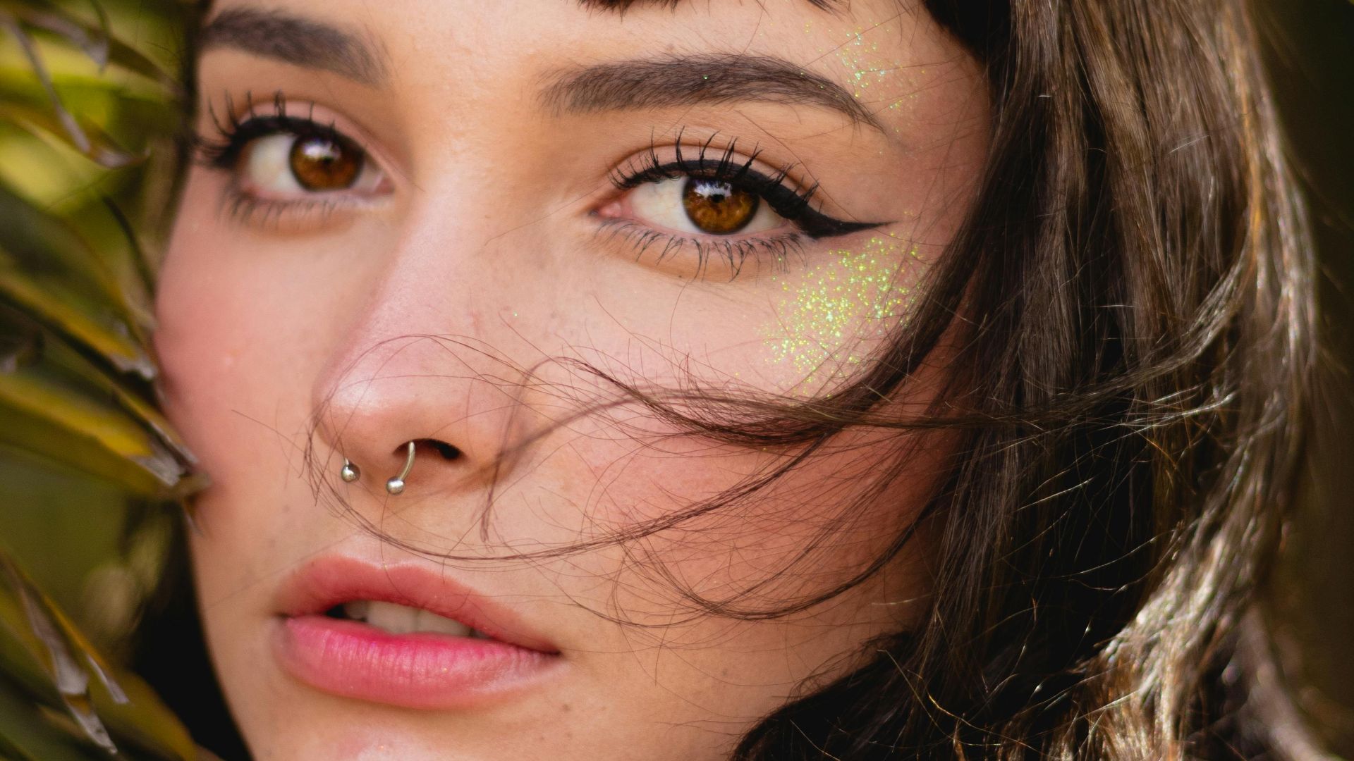 No Falsies : 10 astuces qui font ressortir vos cils et 10 erreurs qui les gâchent