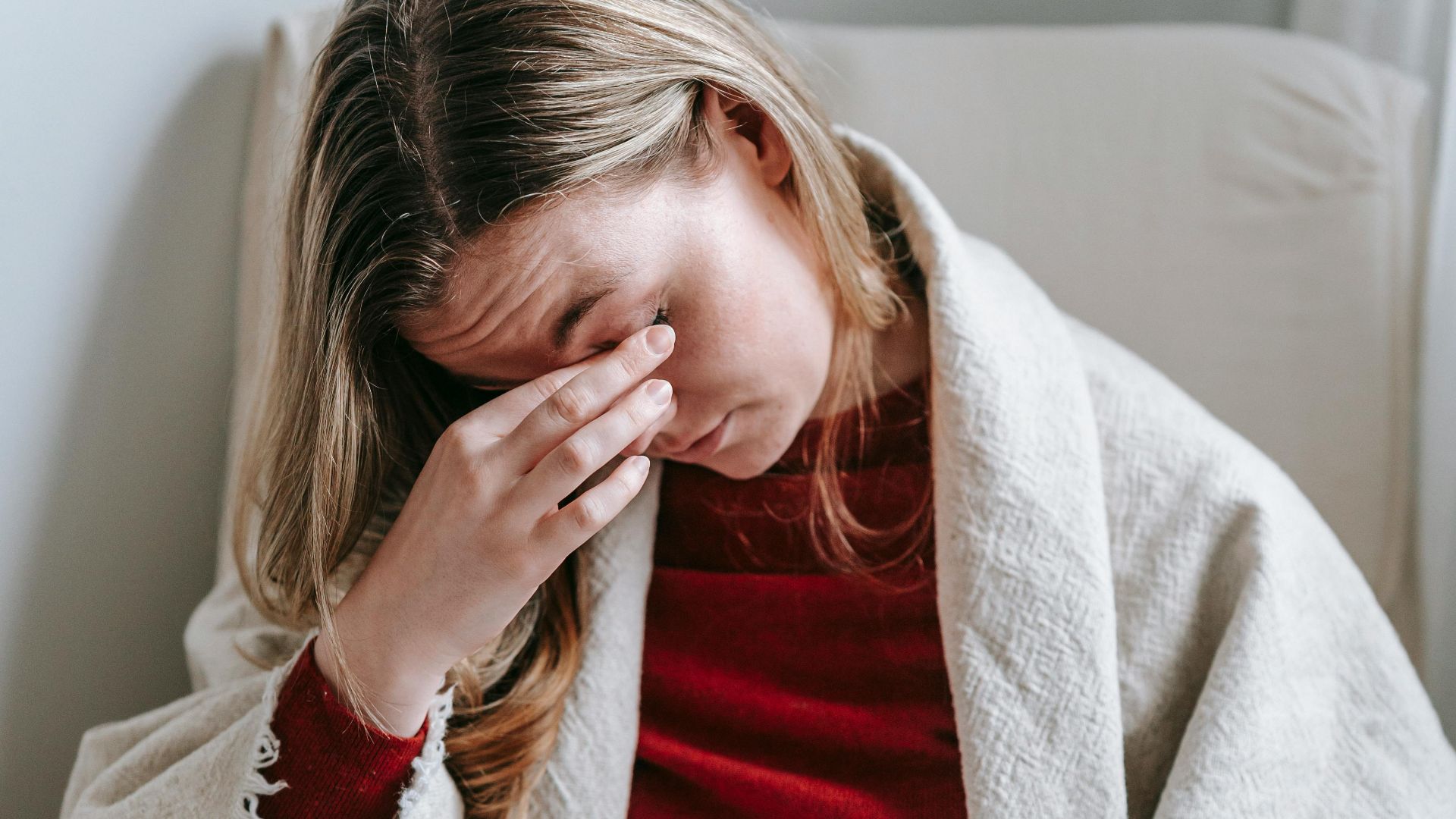 8. Se frotter les yeux