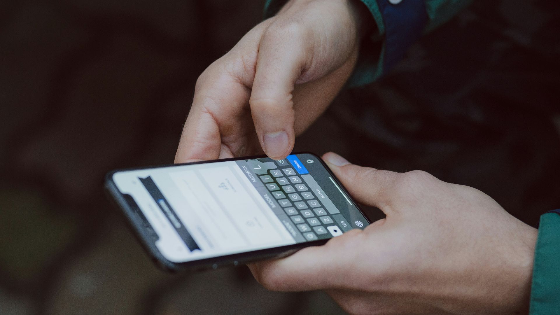 1. Vérifier son téléphone sans raison