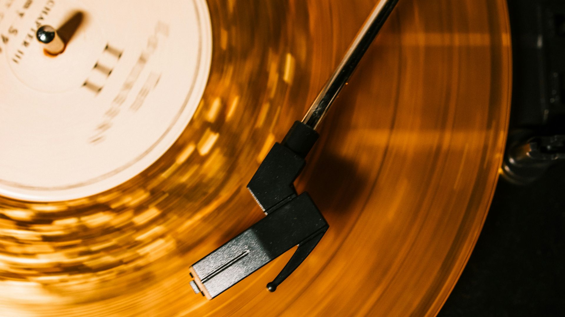 9. Le crépitement d'un vinyle (ou d'un CD gravé)