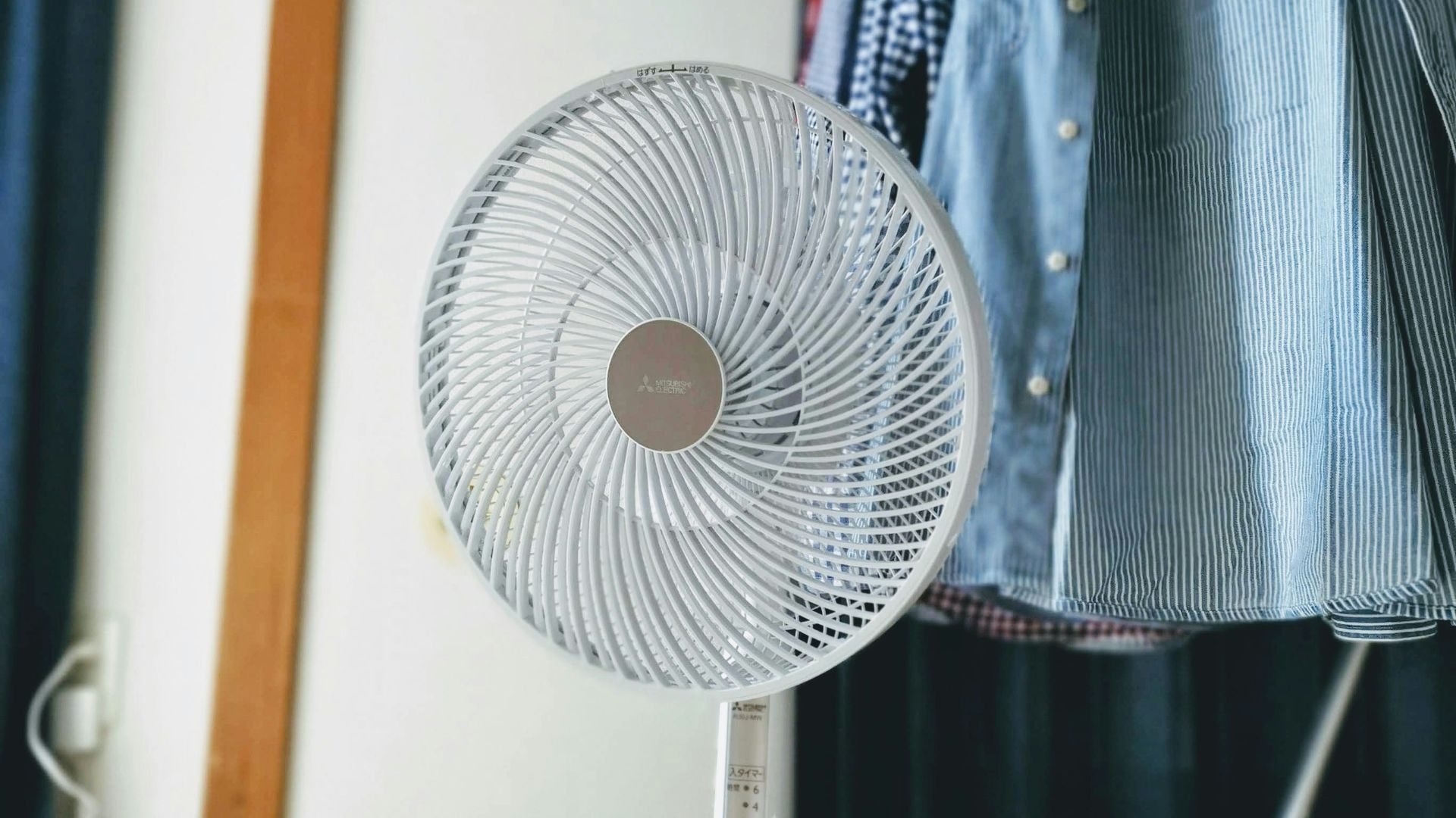 12. Le ronronnement d'un ventilateur de boîte la nuit