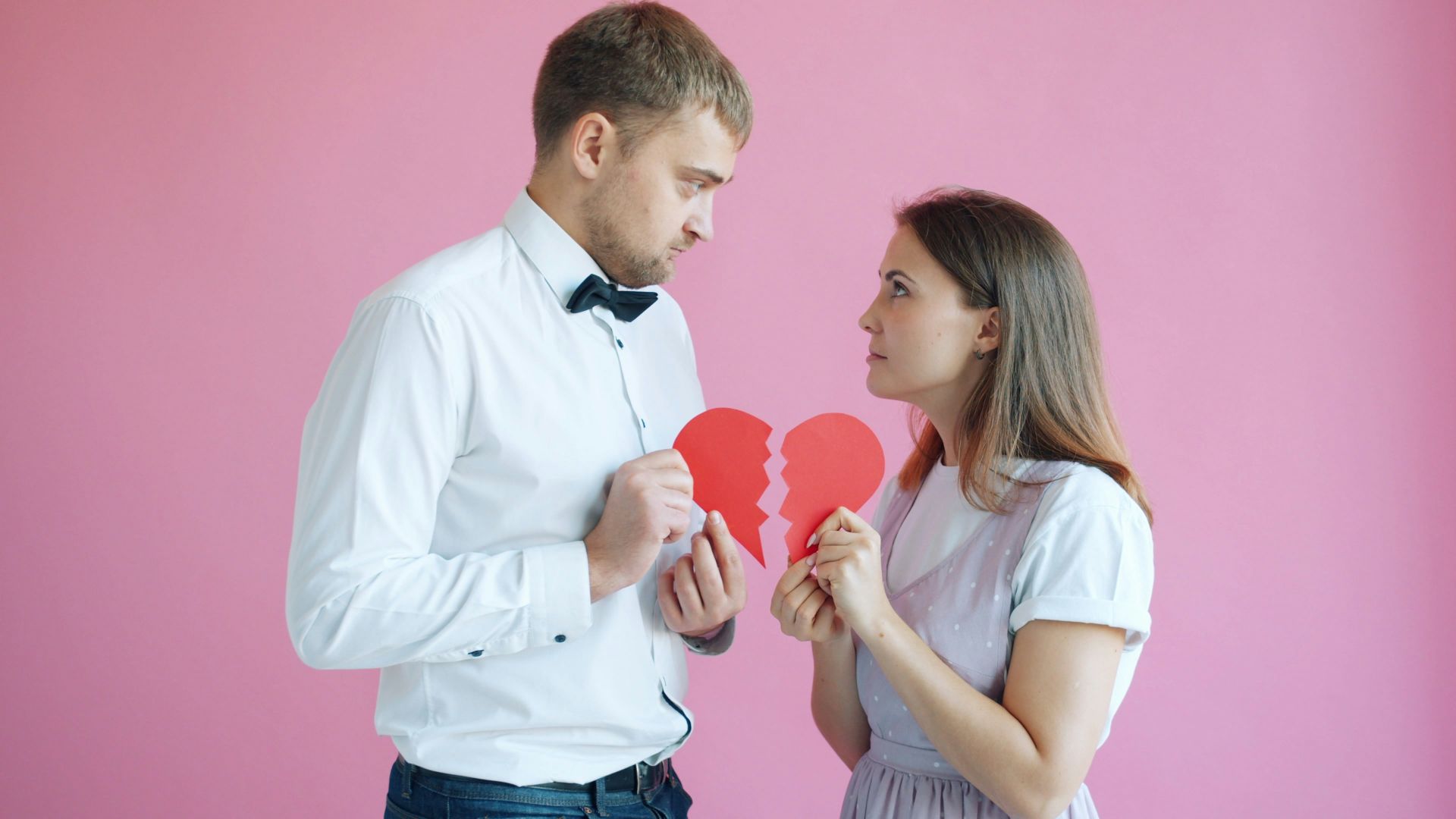 5. Ils vous critiquent ou se moquent de vous subtilement