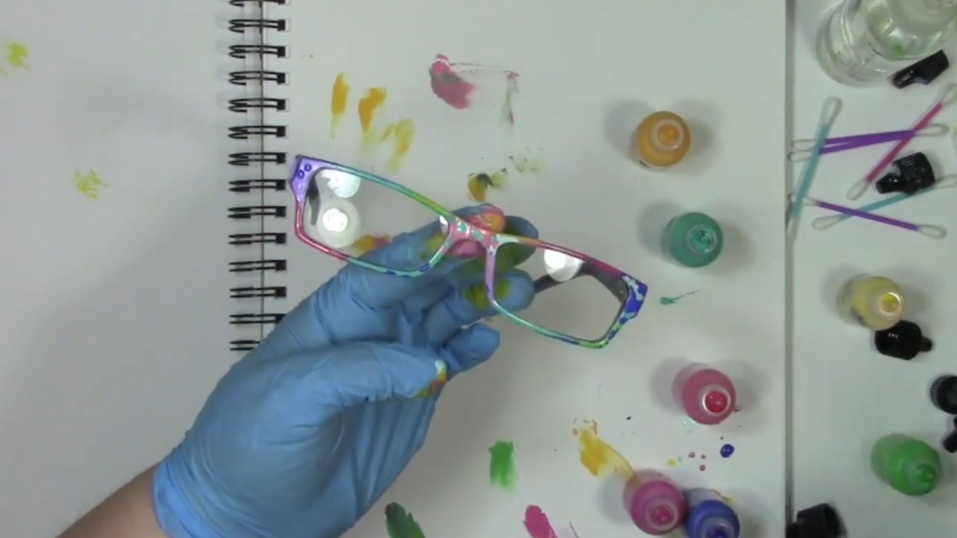 19. Cadres peints à la main et personnalisés