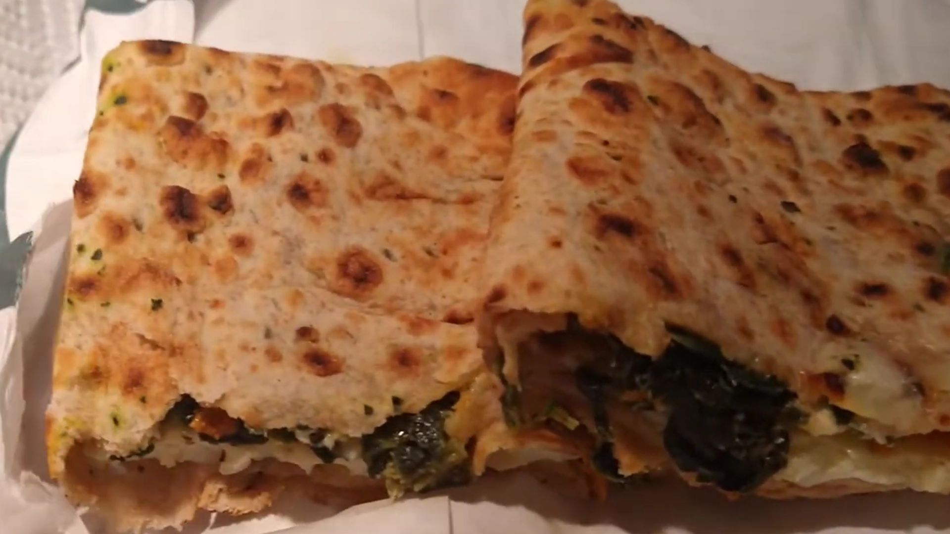 12. Wrap aux épinards, à la feta et au blanc d'œuf (Starbucks)