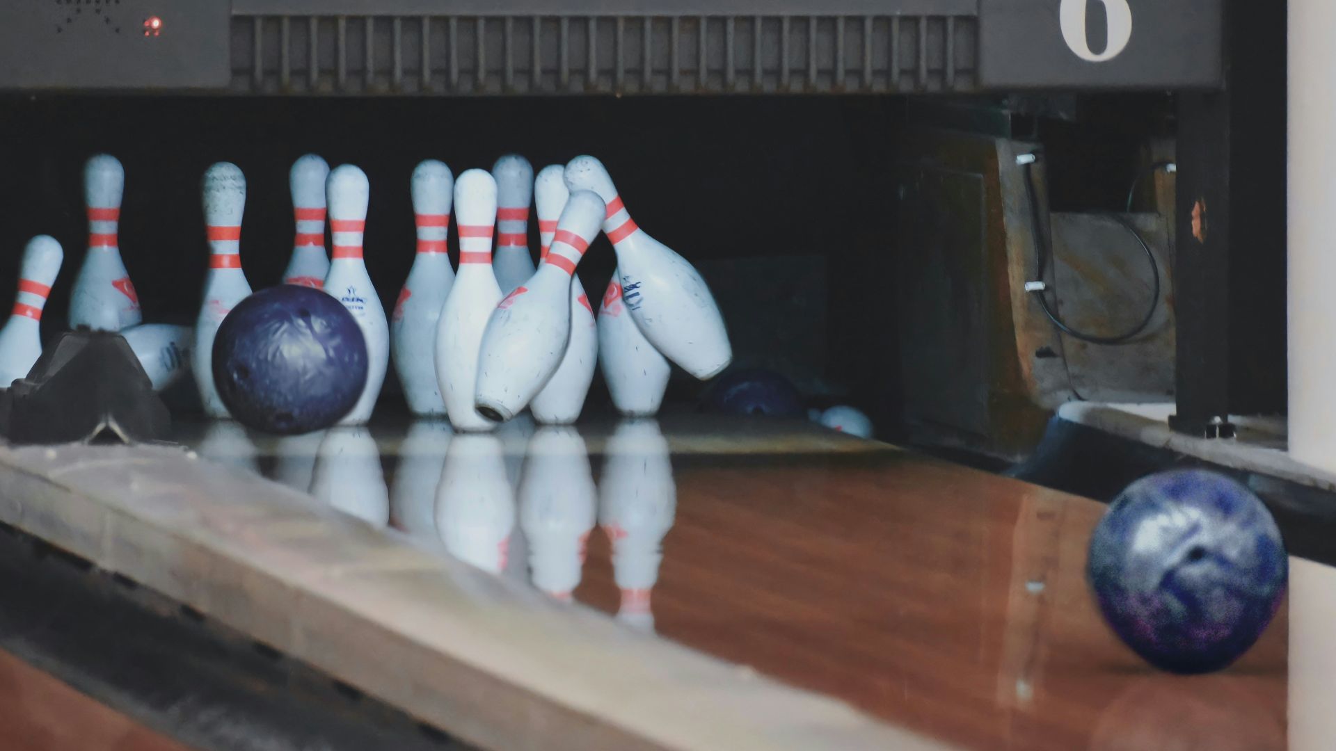 16. Bowling