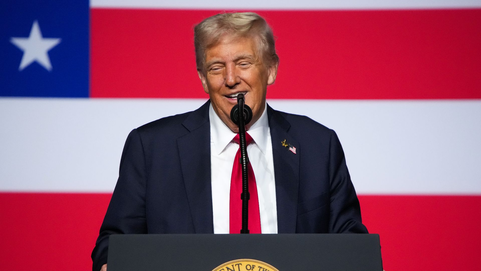 Trump insiste