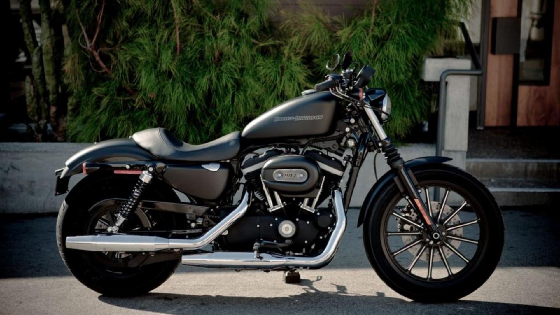 9. Harley-Davidson Iron 883