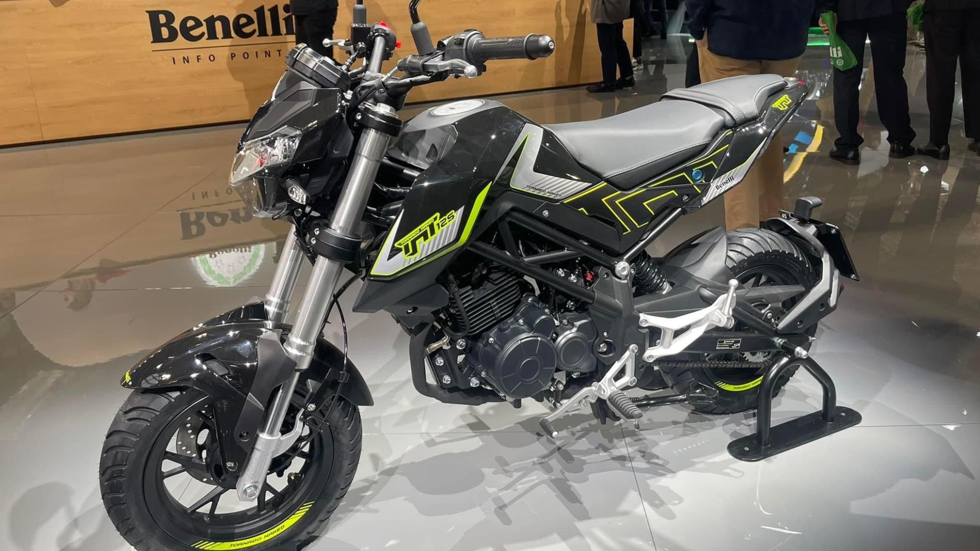 20. Benelli TNT 302S