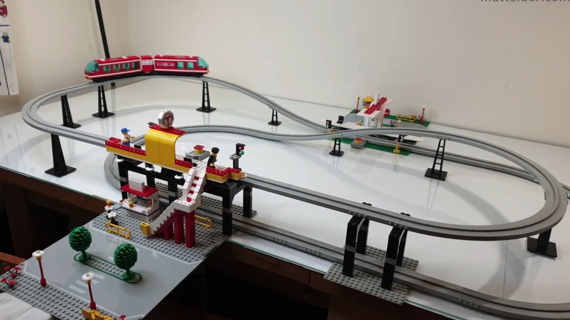 5. Navette aéroport LEGO Town Monorail (6399) : ~$4,200