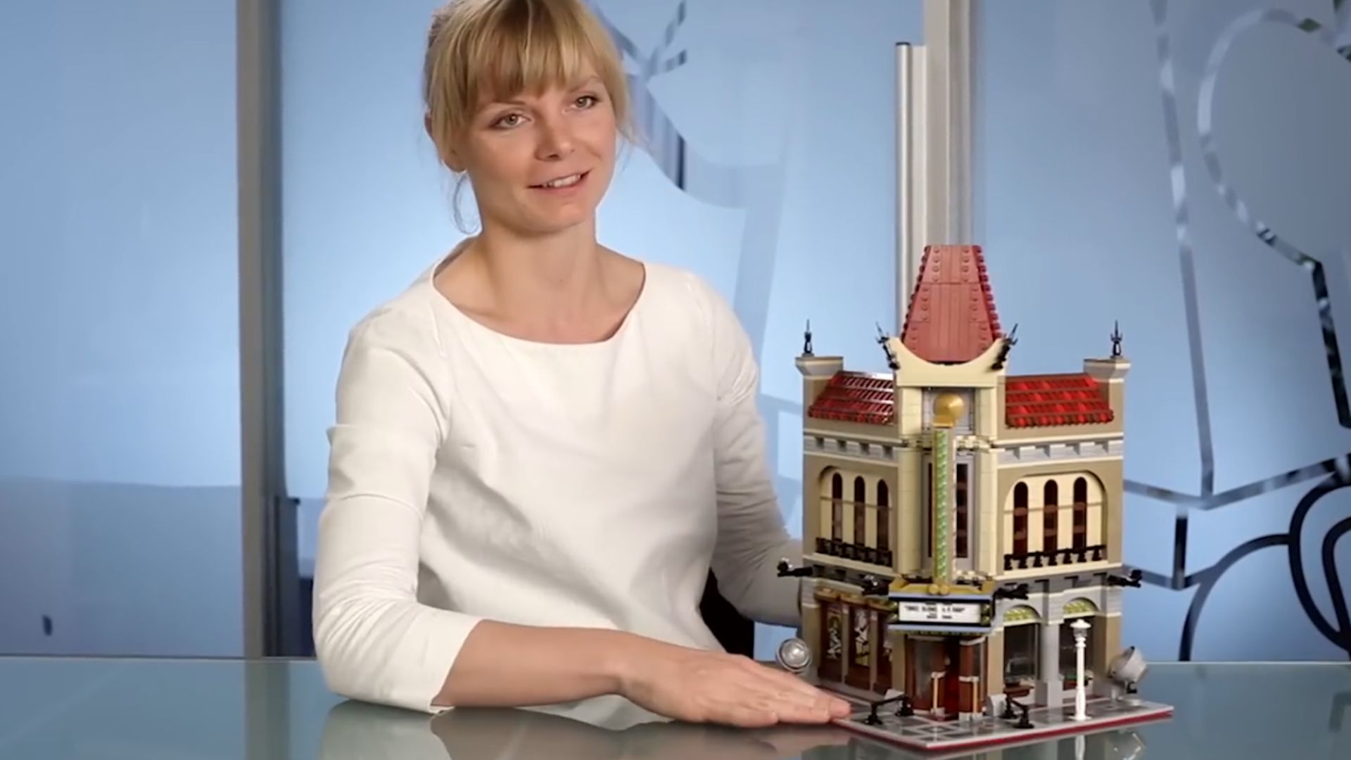 18. Cinéma modulaire LEGO Palace (10232) : ~$600