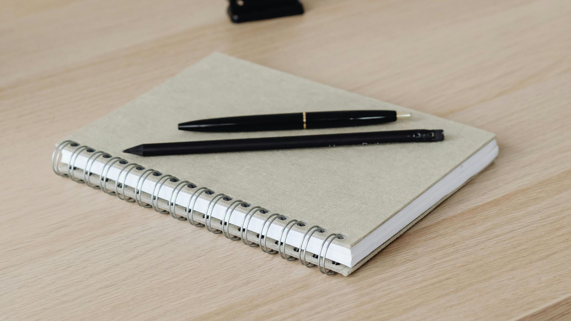 12. Cahier et stylo