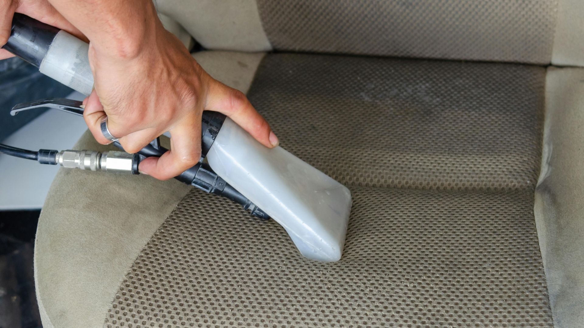 2. Aspirateur portable