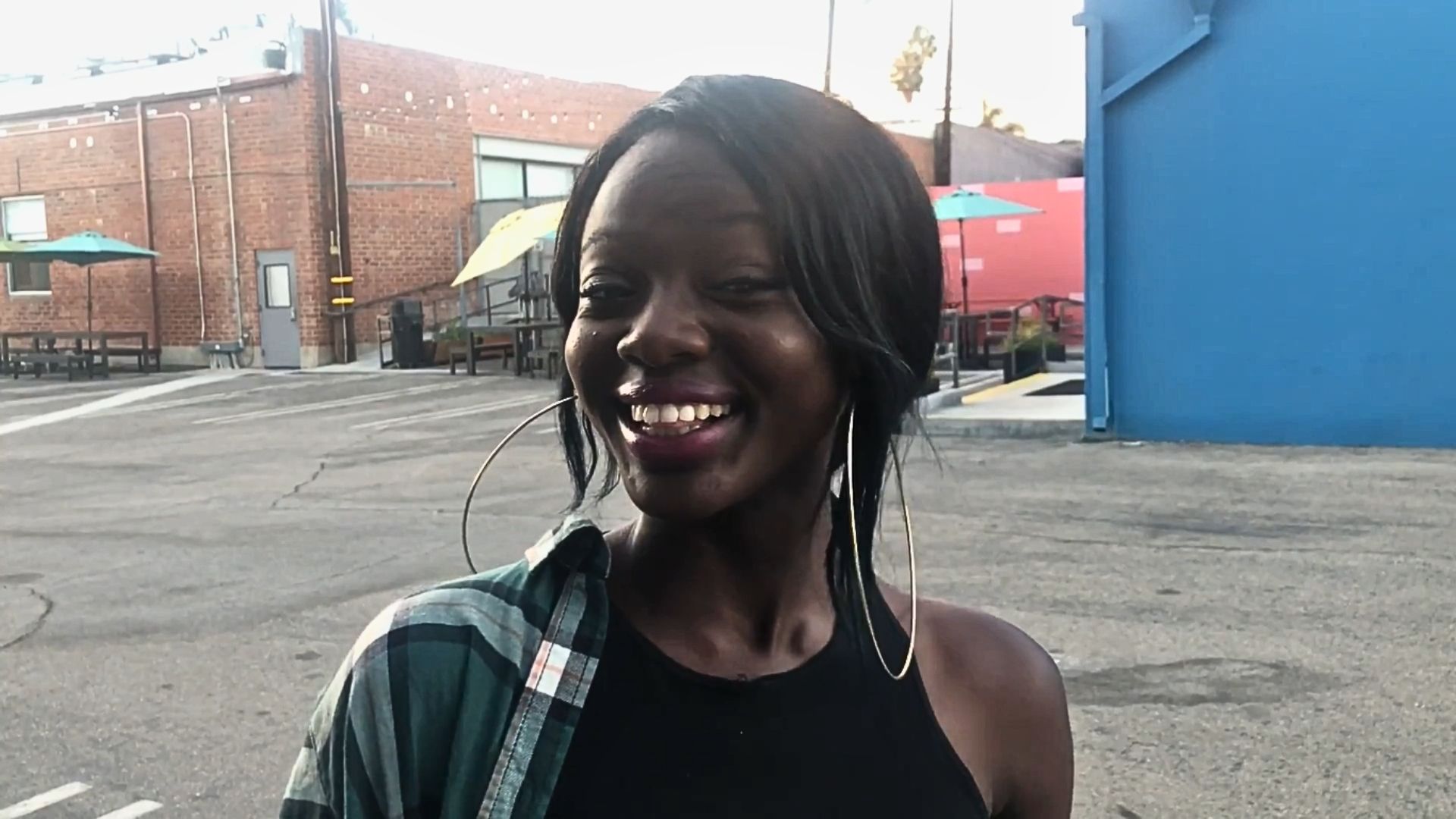 7. Vos boucles d'oreilles dominent votre visage