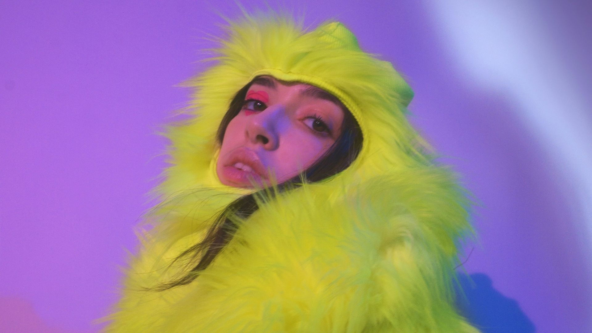 13. Manteaux de fourrure néon