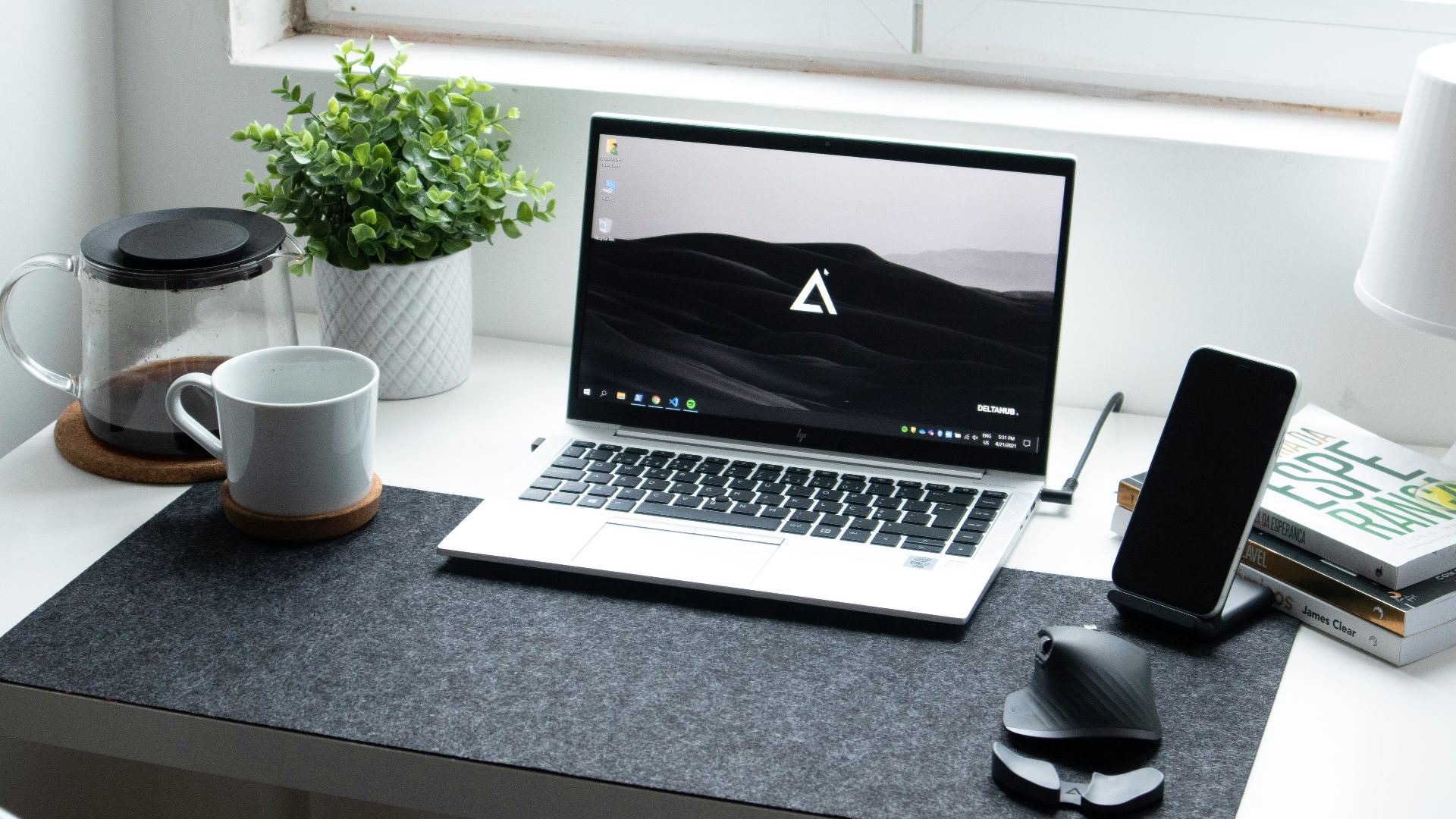 10 accessoires de bureau qui stimulent votre productivité et 10 qui ne font qu’ajouter du désordre