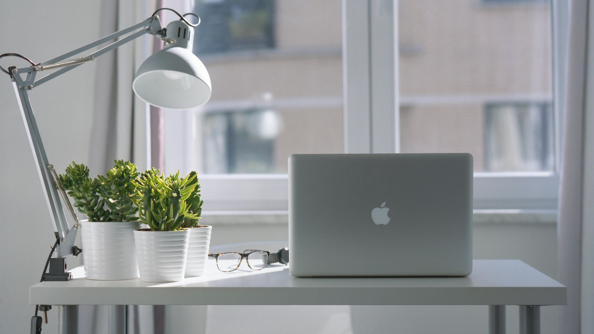 5. Lampe de bureau