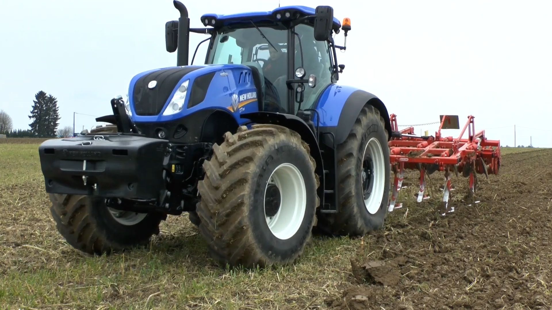 4. New Holland T7 Heavy Duty
