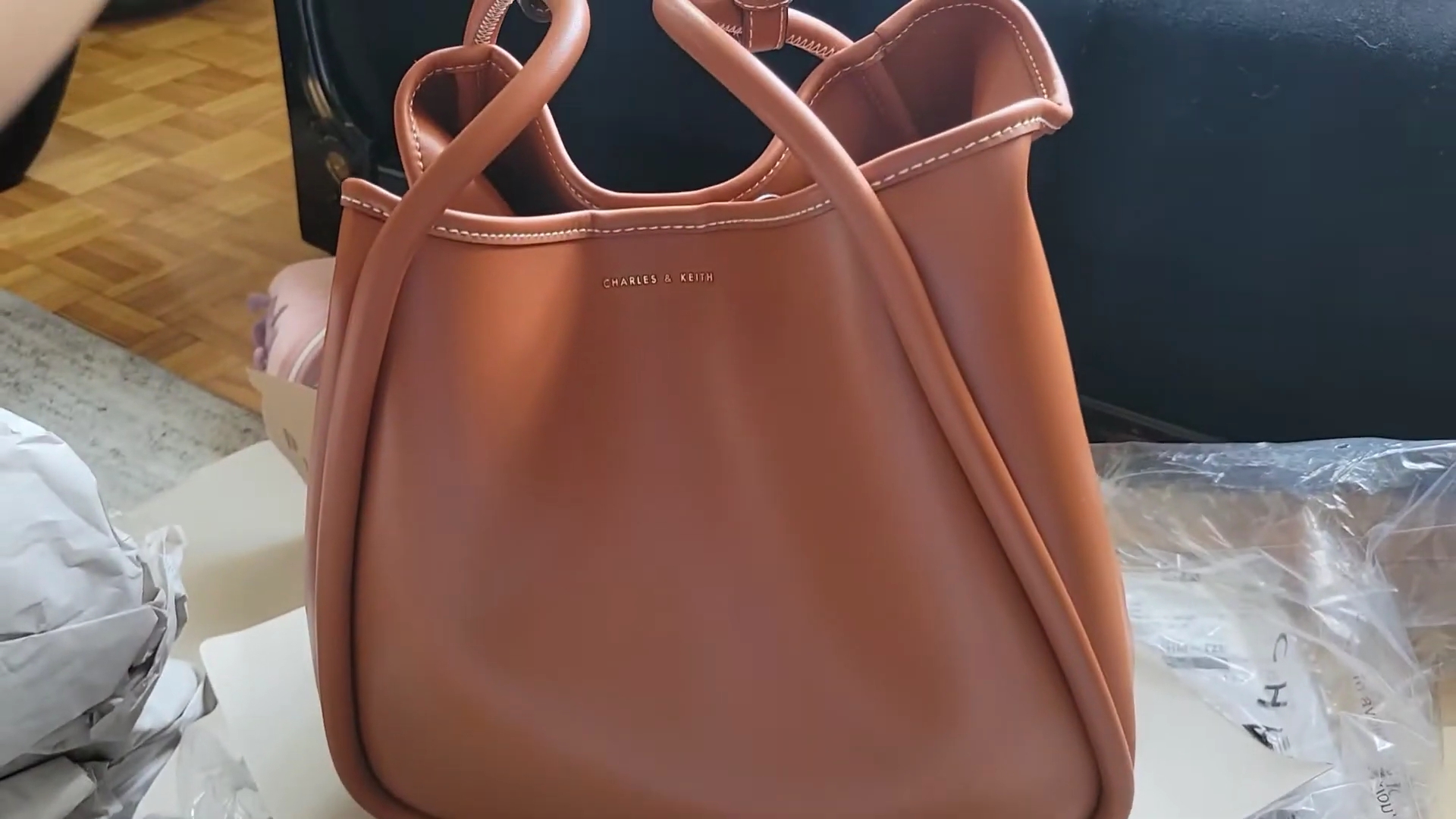 6. Sac à main Charles &amp; Keith