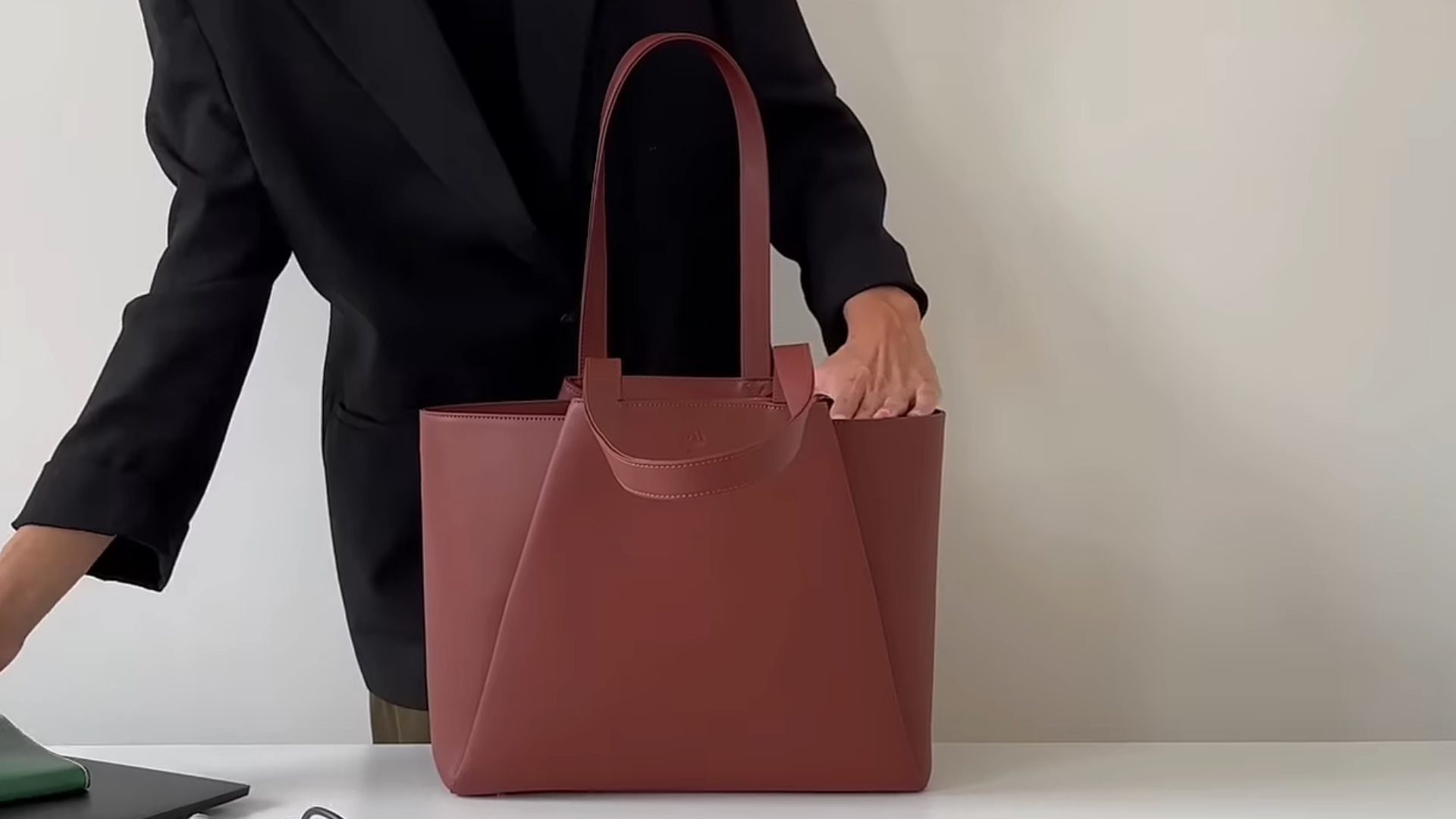 14. Kaai Midi Pyramid Tote