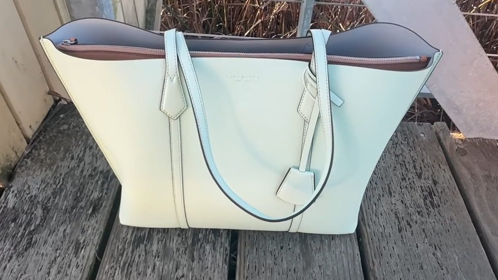 20. Tory Burch Perry Bombe