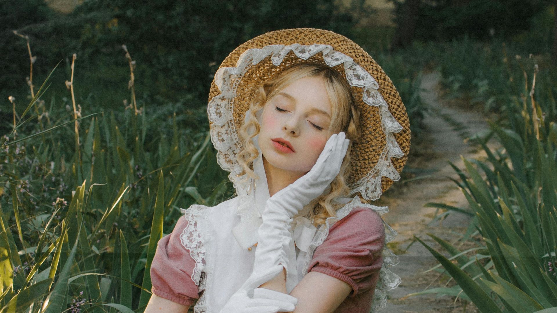 4. Bonnets de paille ou chapeaux à larges bords