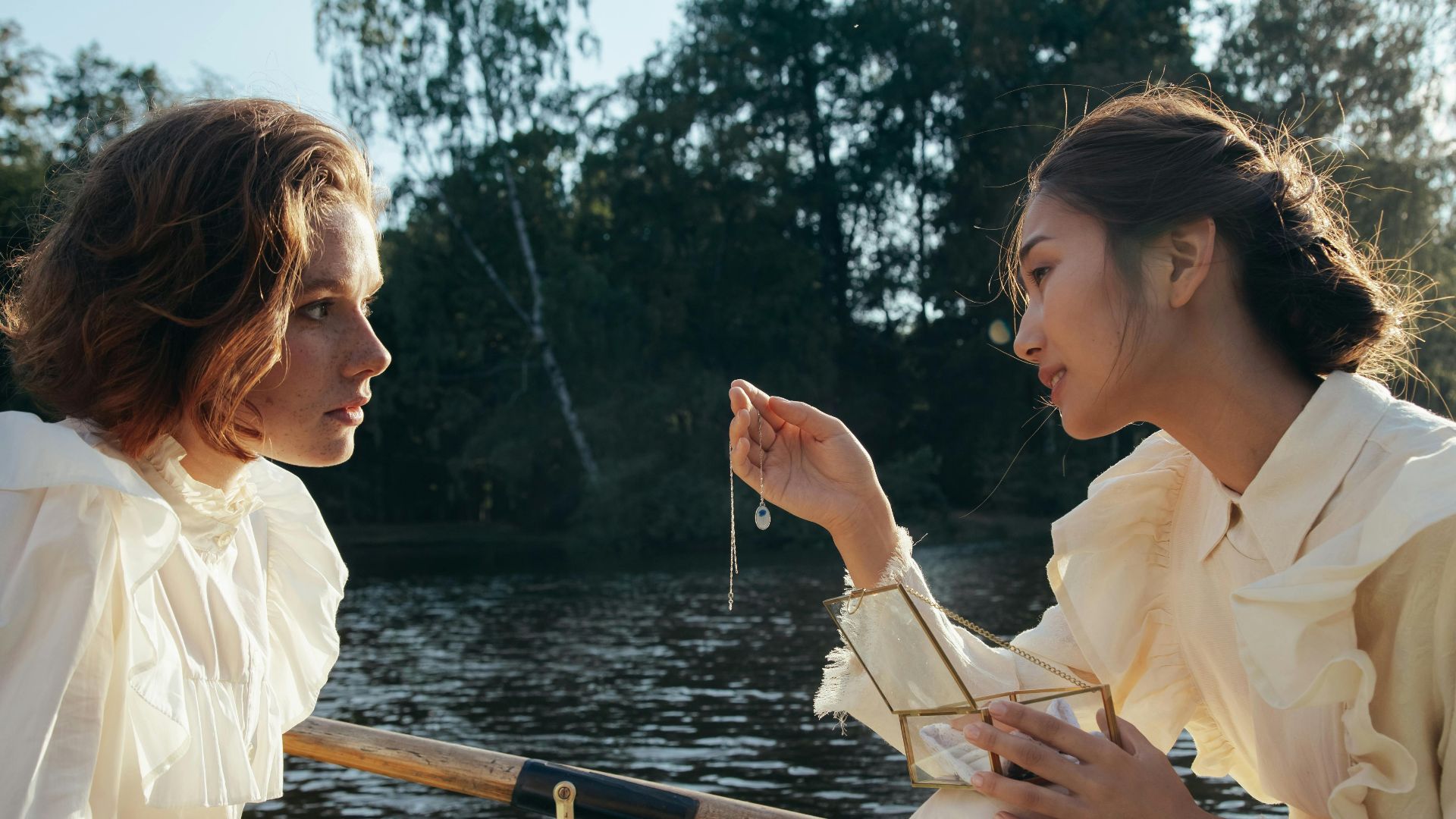 5. Tops à volants inspirés des corsets