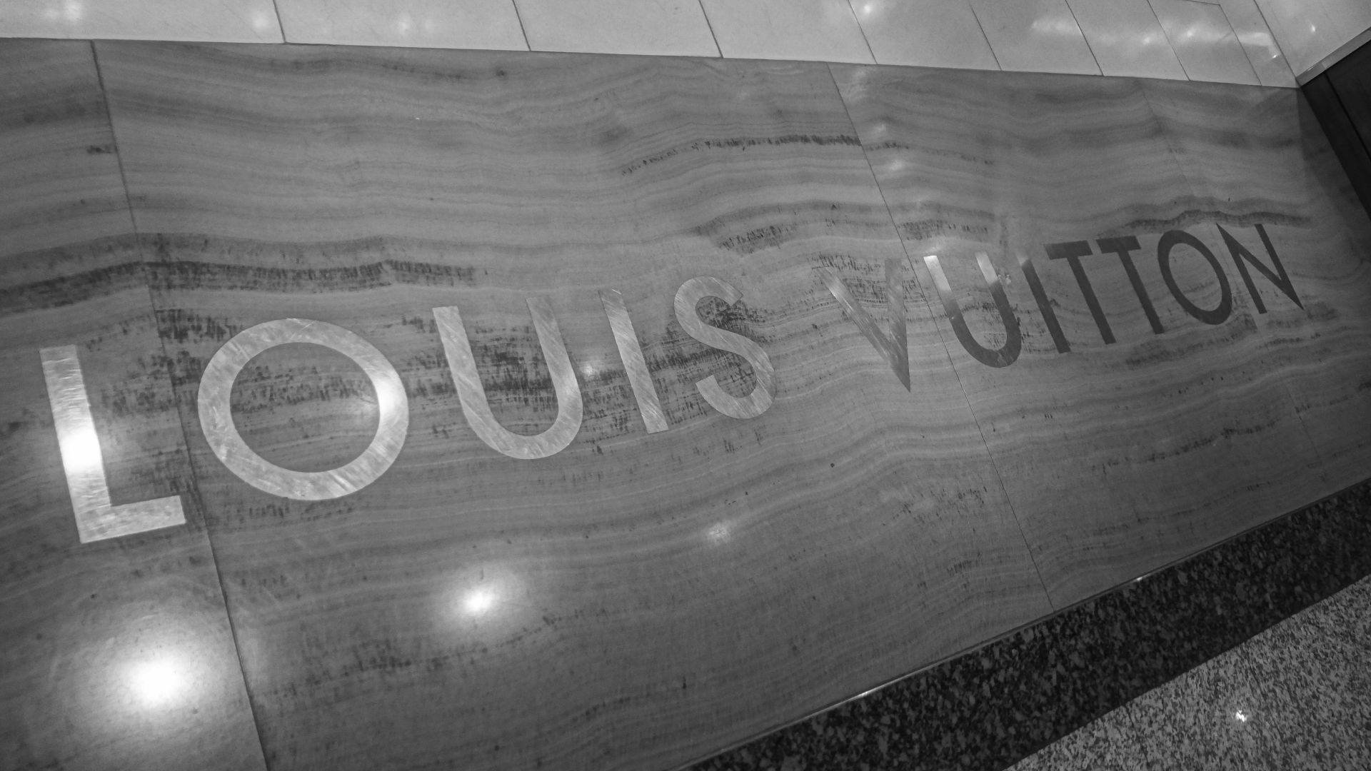 3. Louis Vuitton et Hermès